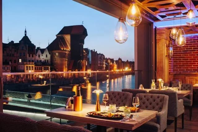 Co zjeść w Gdańsku? Odkryj najlepsze lokalne specjały i restauracje Co zjeść w Gdańsku? Odkryj najlepsze lokalne specjały i restauracje