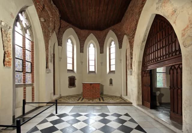 Zamek w Malborku wnętrze - tajemnice historycznych pomieszczeń